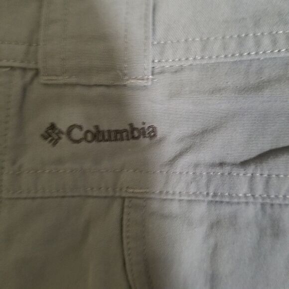 COLUMBIA Pants Women's Size 12 Gray Titanium Capris Hiking Outdoors Omni-Dri - Picture 5 of 10